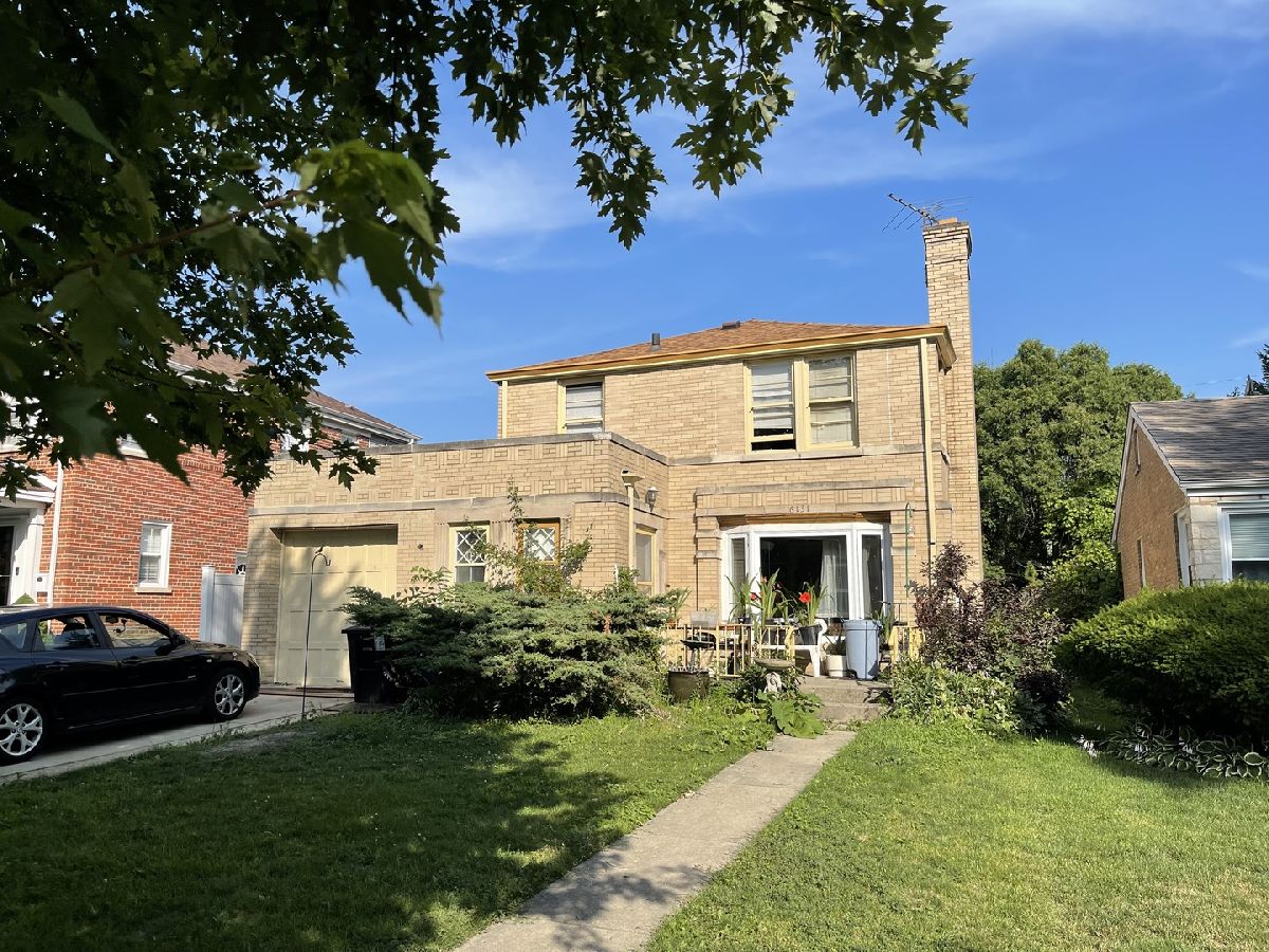 Homes & Condominiums For Sale Edgebrook Chicago Illinois, 6131 Leader Avenue