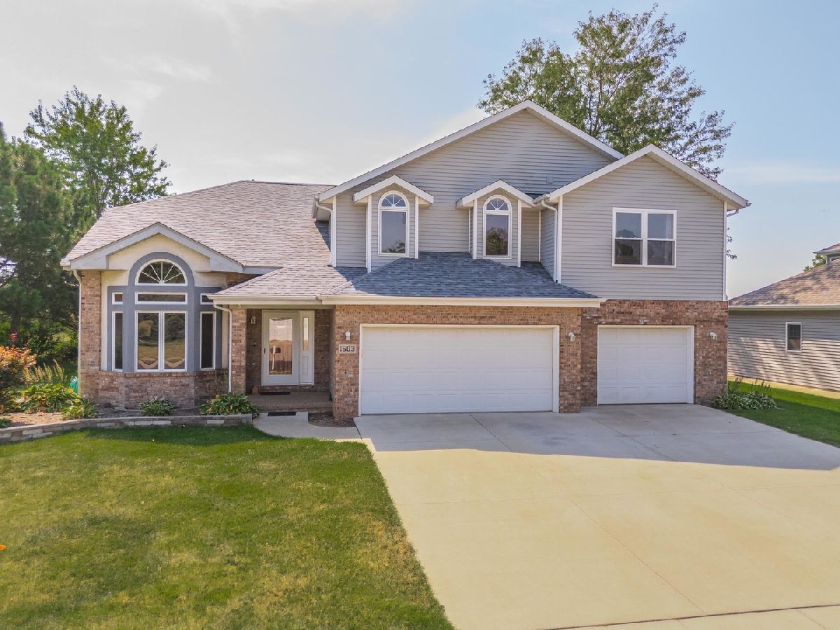 Homes & Condos & Townhomes Sold Ironwood Normal Illinois, 1503 Ironwood Cc