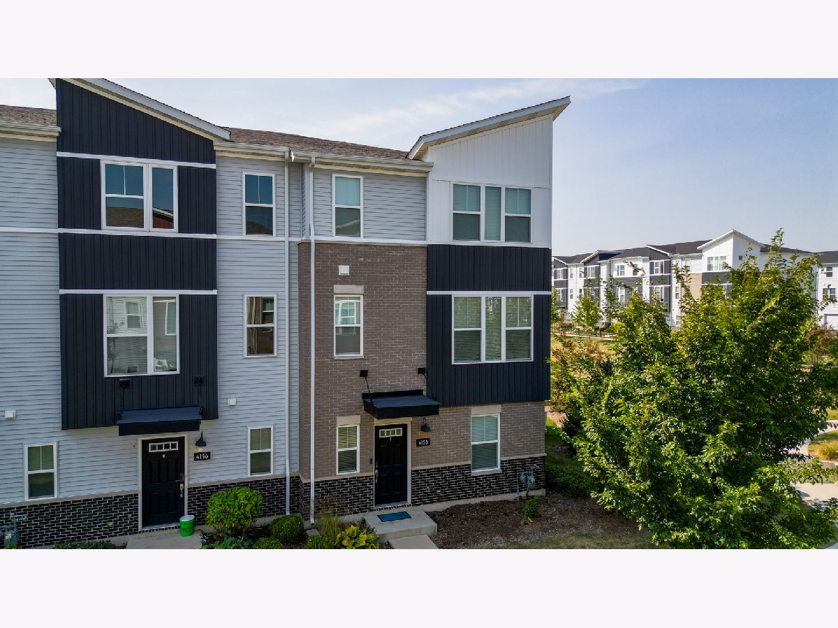 Condos & Townhomes Rented Gramercy Square Aurora Illinois, 4158 Irving