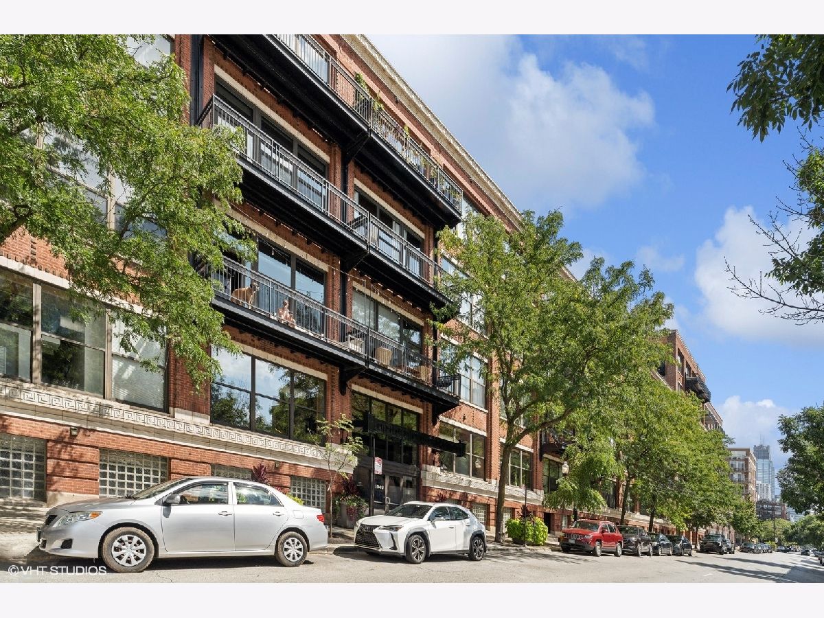 Condominiums Sold Number 10 Lofts Chicago Illinois, 1040 Adams