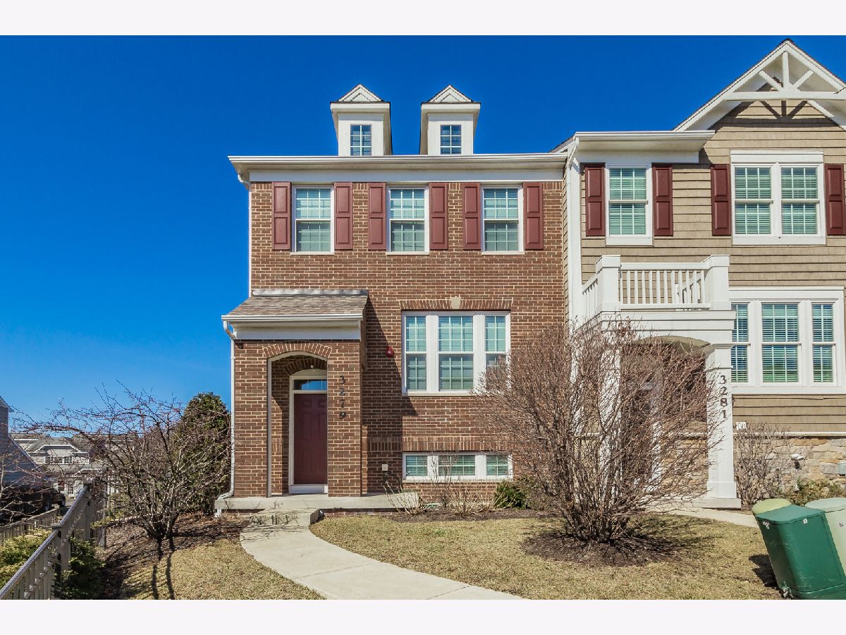 Townhomes & Homes Rented Regency At The Glen Glenview Illinois, 3279 Coral