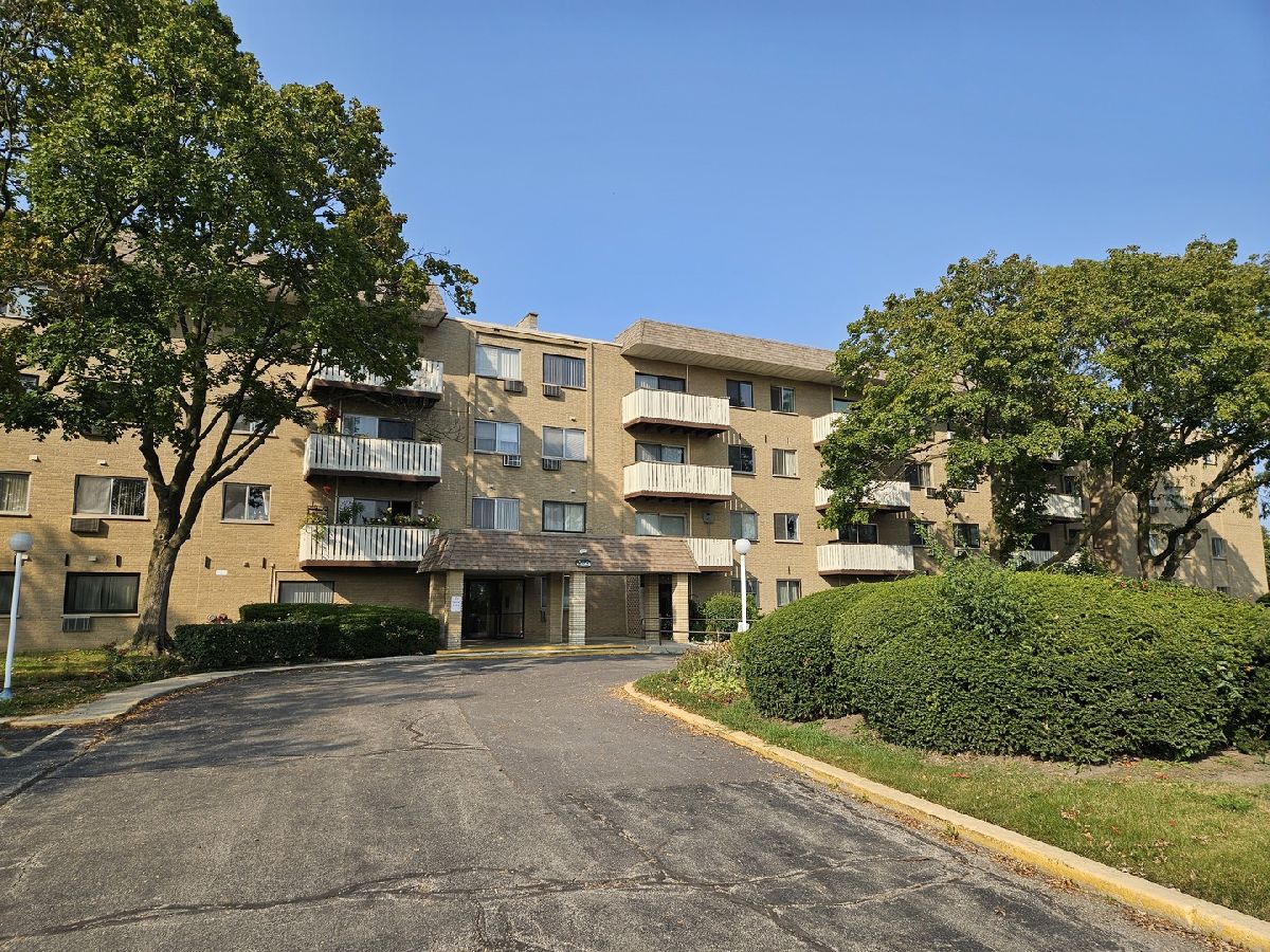 Condominiums & Homes Sold Westgate Mount Prospect Illinois, 280 Westgate