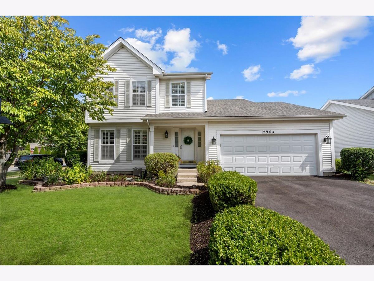 Townhomes & Condos & Homes Sold Woodlake Naperville Illinois, 2904 Skylane