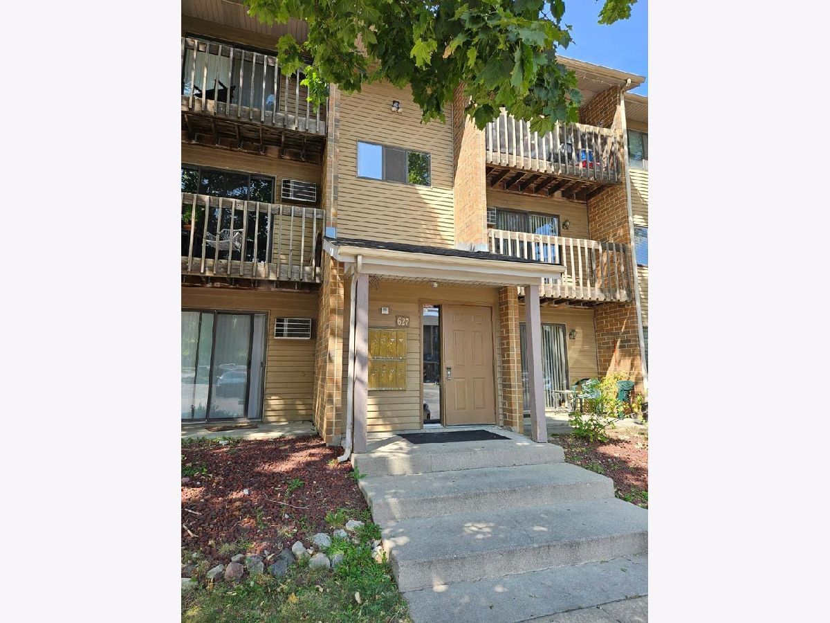 Condominiums Sold Virginia Road Condominiums Crystal Lake Illinois, 627 Virginia