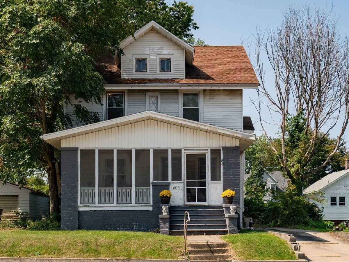 Homes & Condos & Townhomes Sold Miller Park Bloomington Illinois, 803 Morris