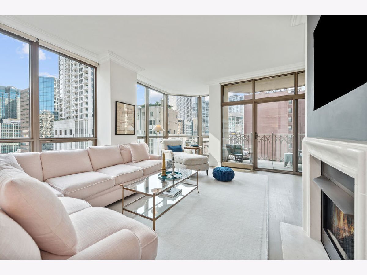 Condominiums Sold The Pinnacle Chicago Illinois, 21 Huron