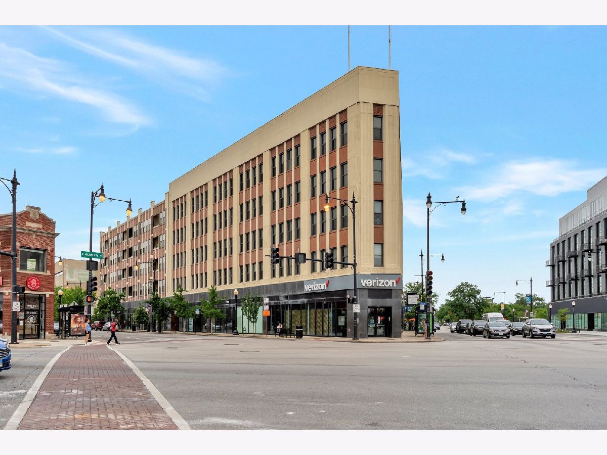 Condos & Townhomes & Homes Sold Portage Park Condos Chicago Illinois, 4015 Milwaukee