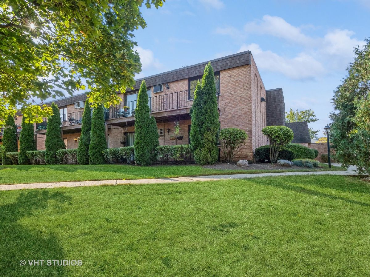 Condos & Townhomes & Homes Sold Barrington East Barrington Illinois, 520 Main