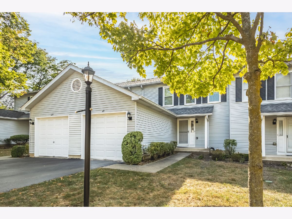 Townhomes Sold Creekside Villas Palatine Illinois, 121 Villa Circle