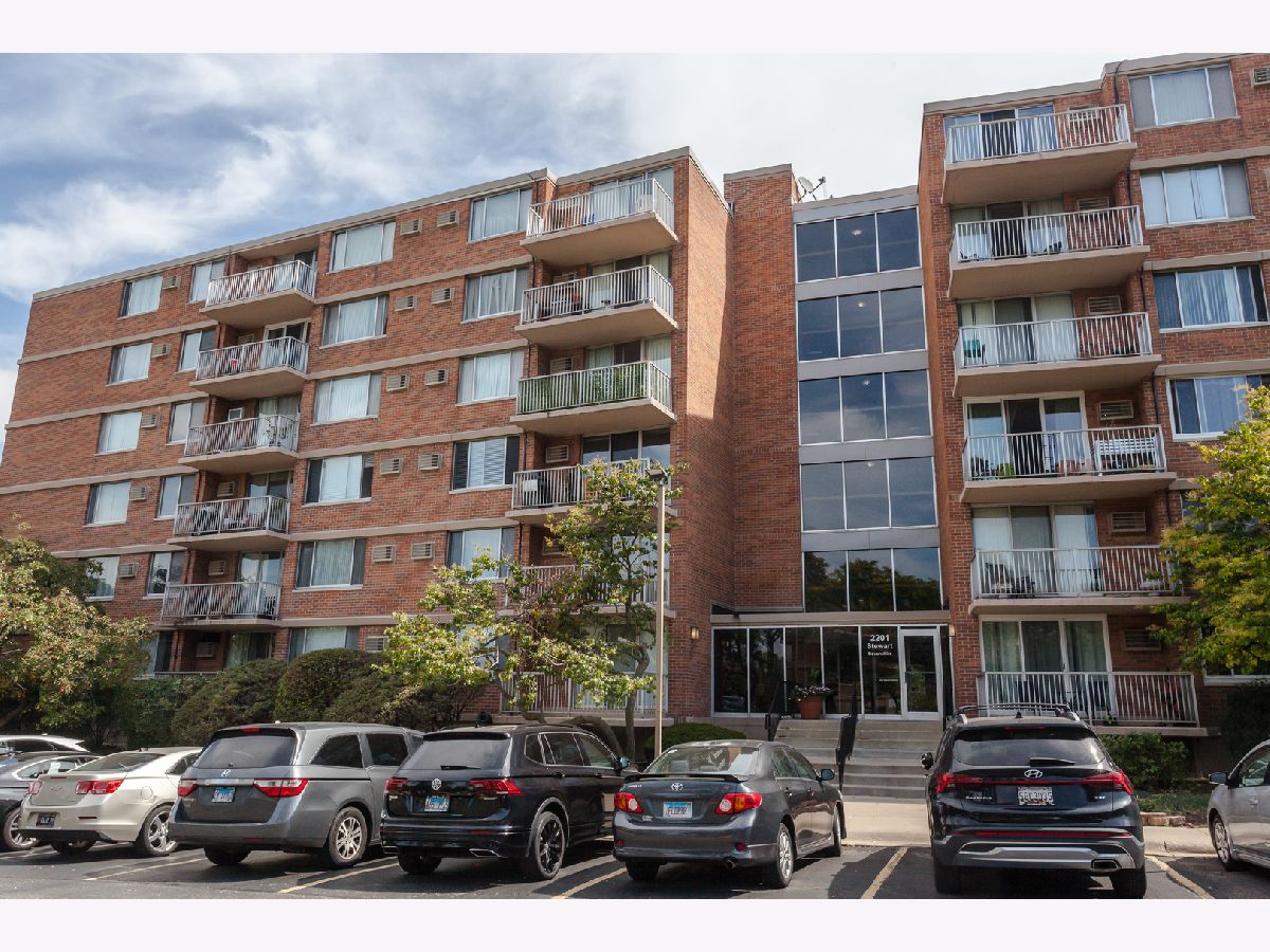 Condominiums Rented Yorktown Green Lombard Illinois, 2201 Stewart