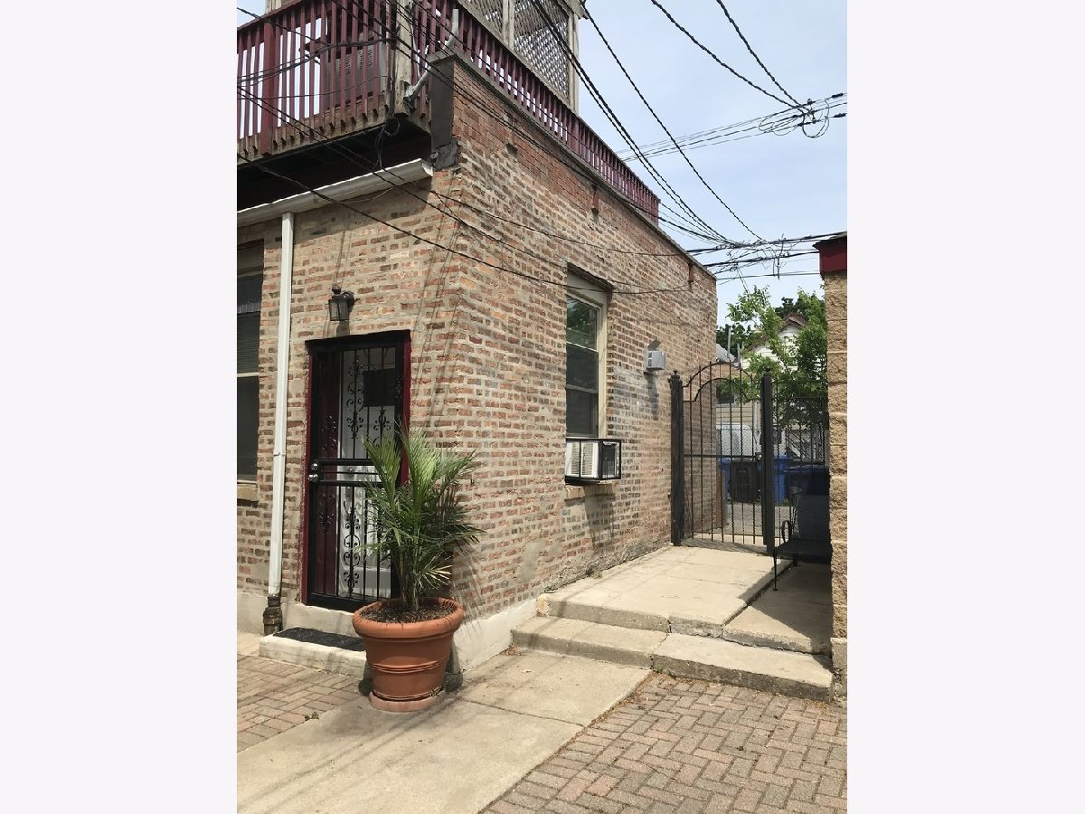 Condominiums & Homes Rented Tri-taylor Chicago Illinois, 815 Bell