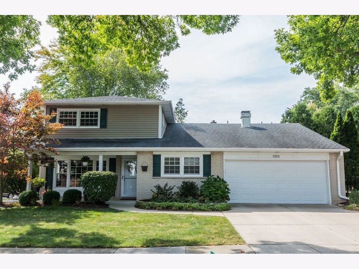 Homes & Condos & Townhomes Sold Heritage Park Arlington Heights Illinois, 1322 Fernandez