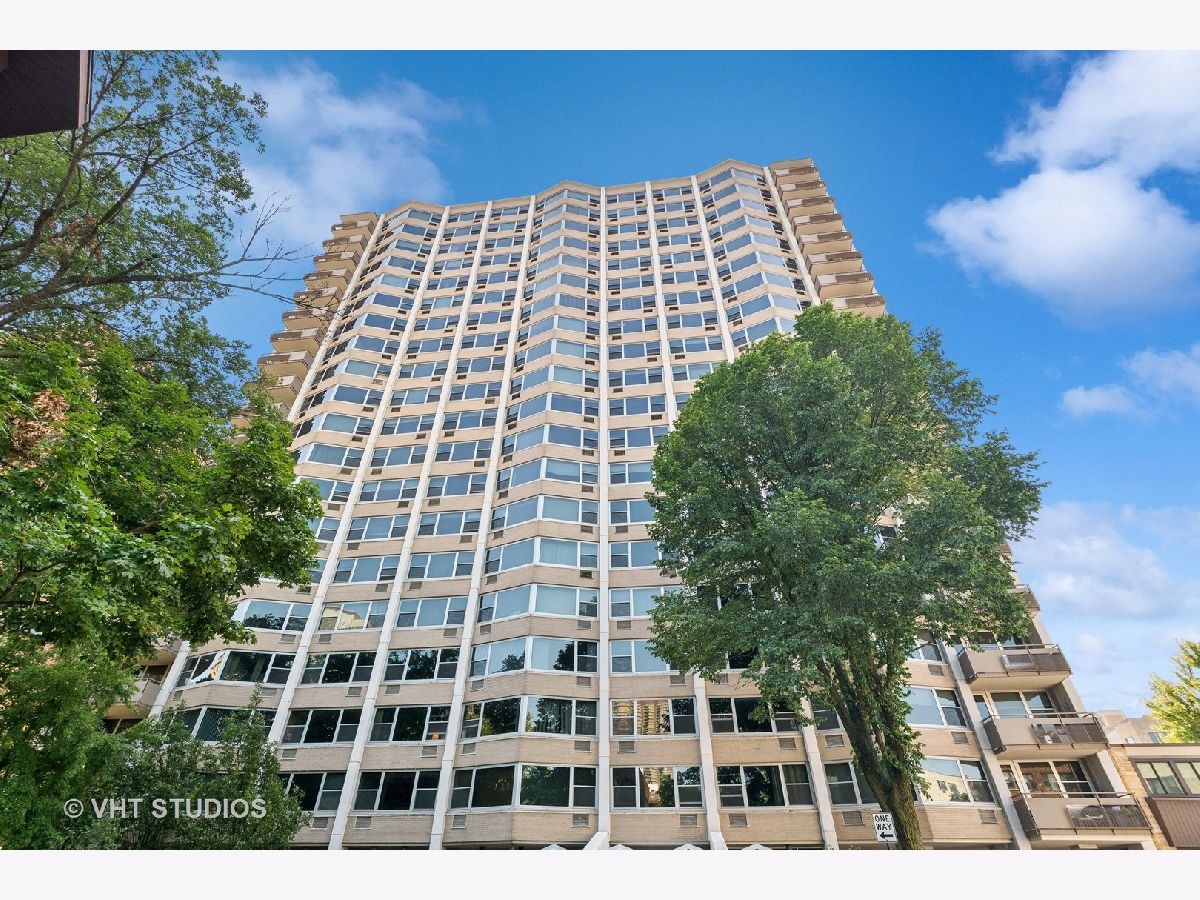 Condos & Townhomes Sold Stratford Place Chicago Illinois, 555 Cornelia