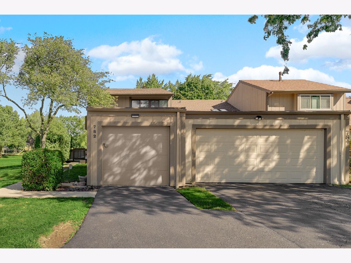 Townhomes & Condos & Homes Rented The Trails Roselle Illinois, 782 Overland