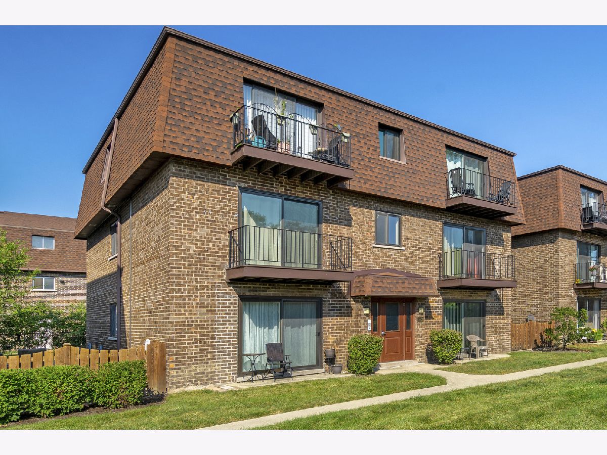 Condominiums Sold La Casa Bianco Des Plaines Illinois, 9608 Bianco