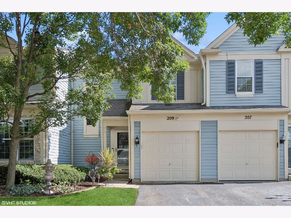 Townhomes & Condos & Homes Sold Diamond Bay Aurora Illinois, 209 Shadybrook