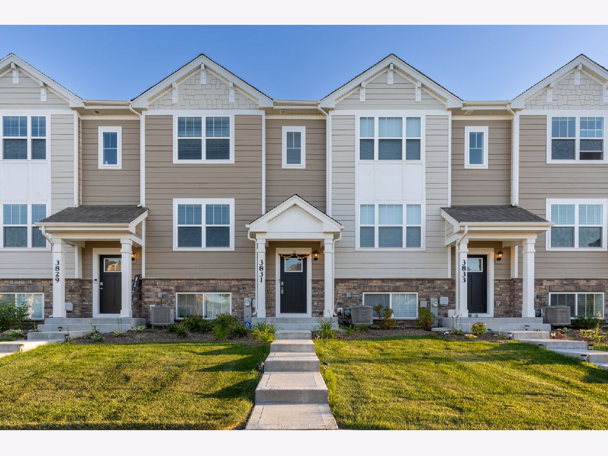 Homes & Townhomes Rented Tall Oaks Elgin Illinois, 3831 Currant