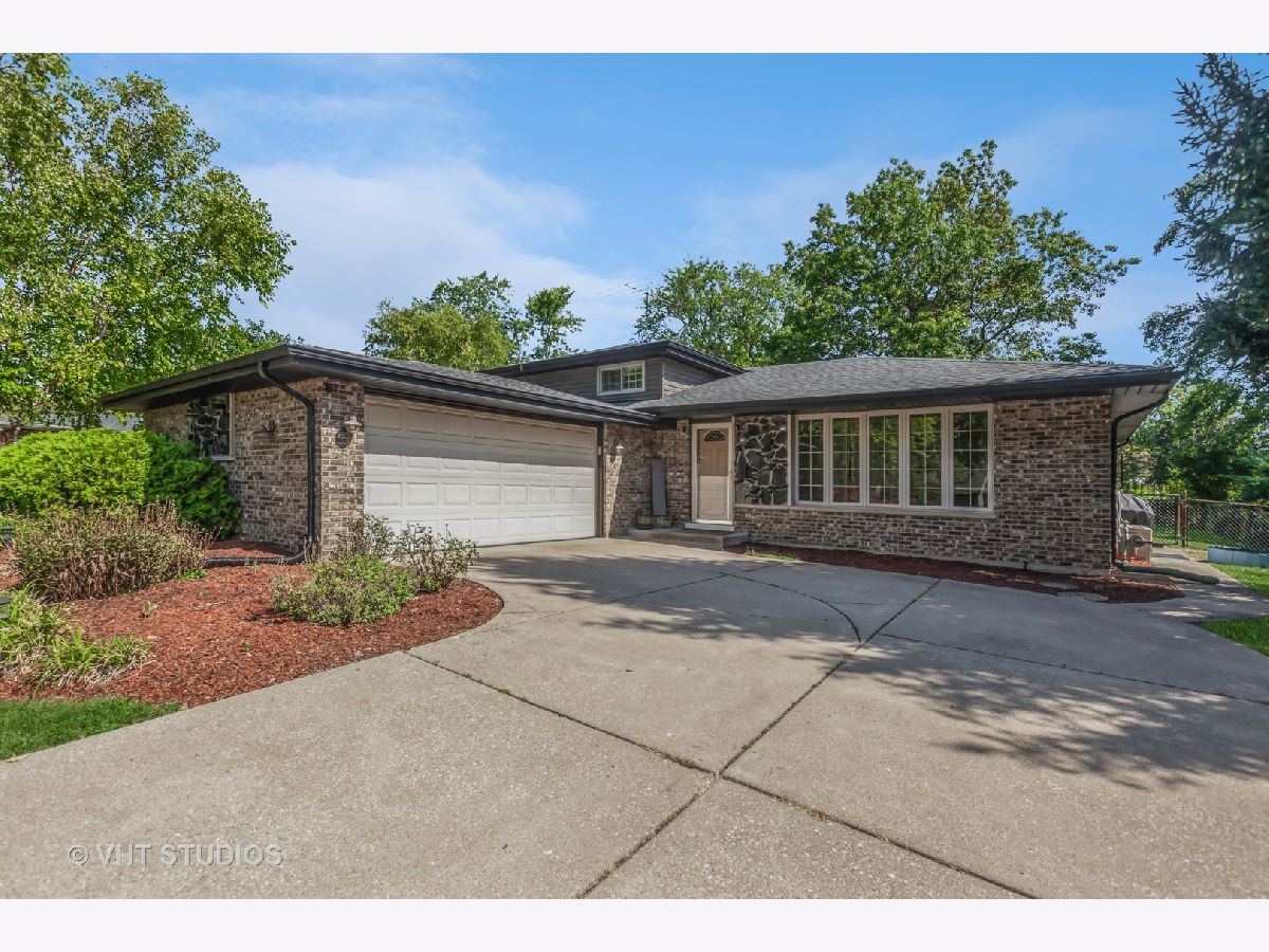 Homes Sold Rosehill Estates Downers Grove Illinois, 9S215 Kearney