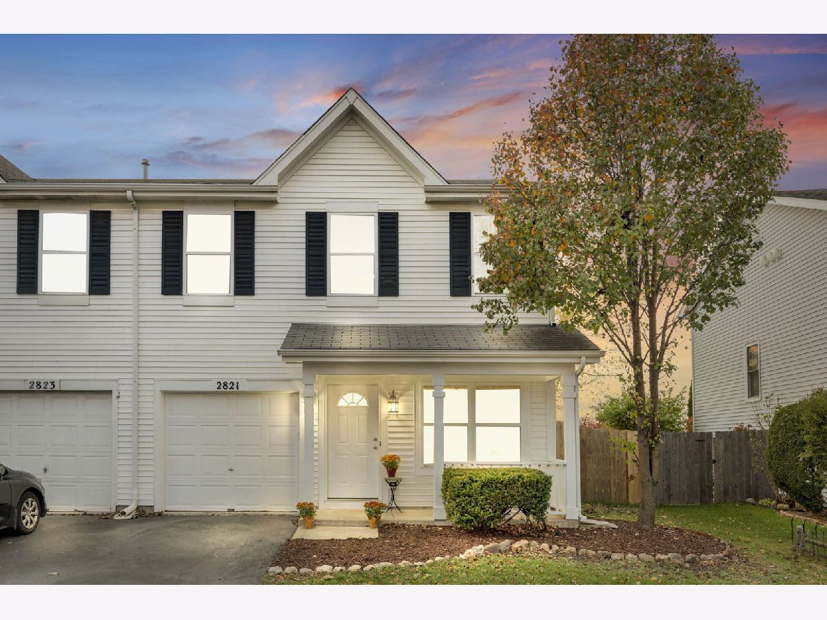 Townhomes & Condos & Homes Sold Woodlake Naperville Illinois, 2821 Cedar Glade