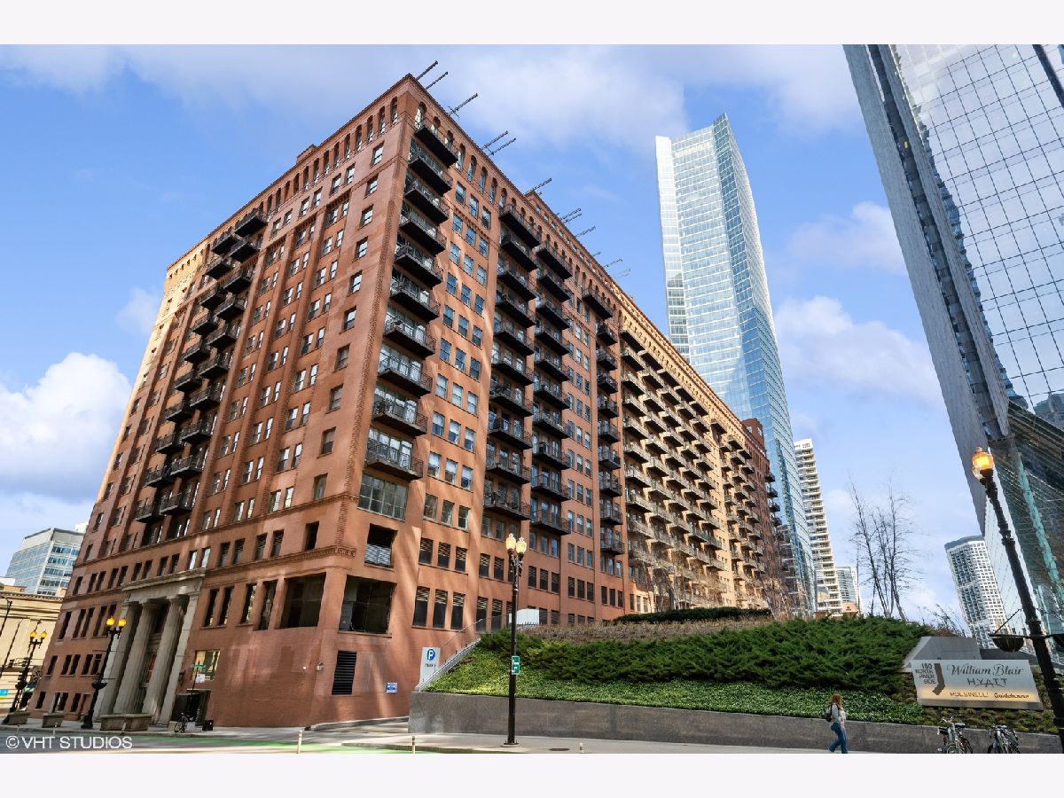 Condominiums Sold Randolph Place Chicago Illinois, 165 Canal