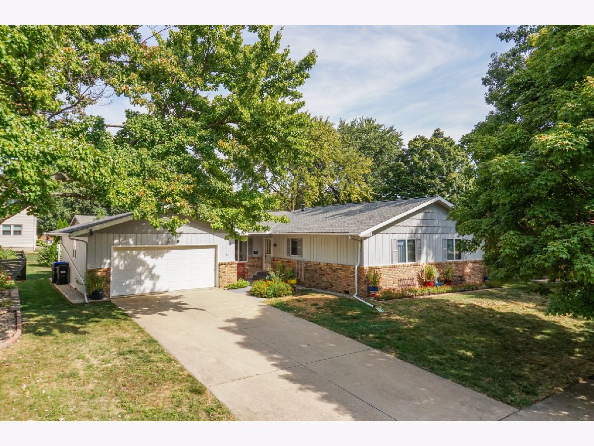 Homes & Condos & Townhomes Sold Rollingbrook Bloomington Illinois, 36 Chatsford