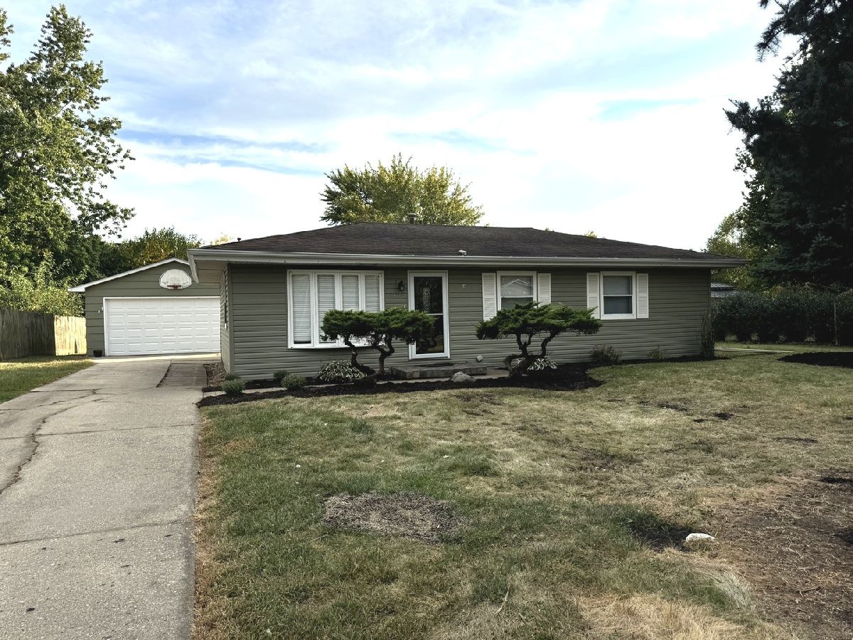 Homes Rented Shore Heights Oswego Illinois, 147 Dolores