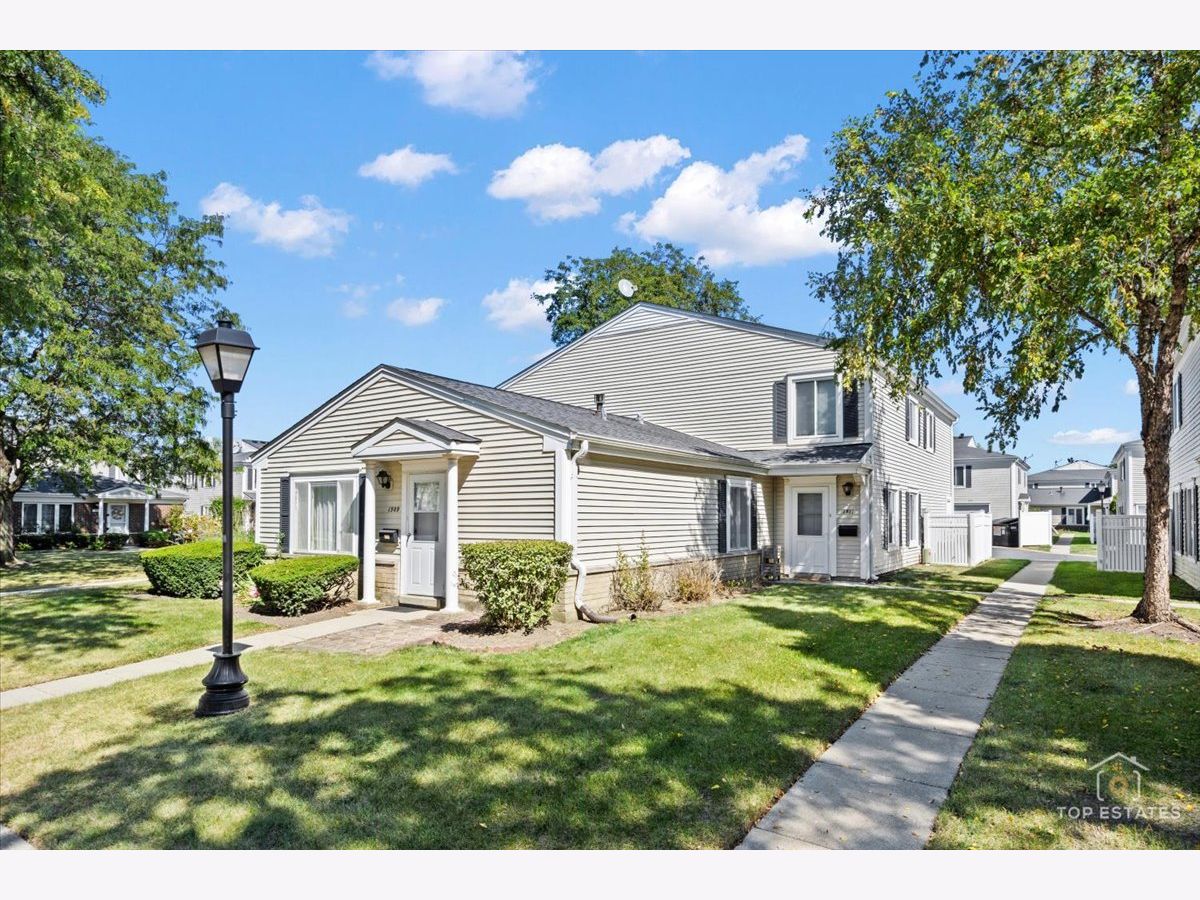 Townhomes & Condos Sold Quincy Park Prospect Heights Illinois, 1511 Quaker