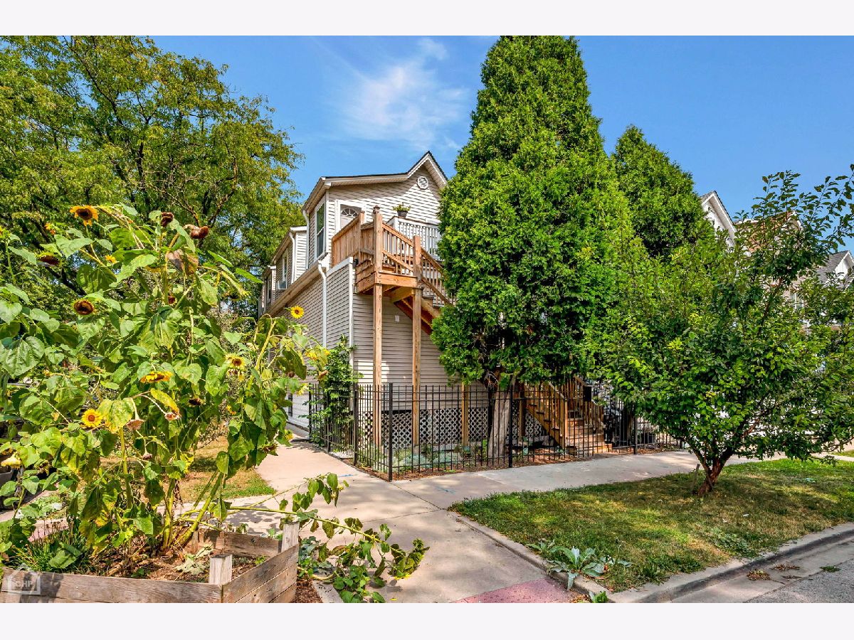 Condos & Townhomes & Homes Sold Logan Square Chicago Illinois, 2868 Mclean