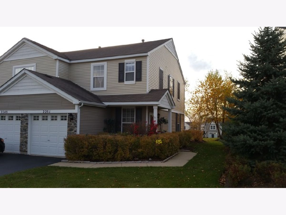Townhomes & Condos Rented Silverstone Lake Carpentersville Illinois, 2251 Flagstone