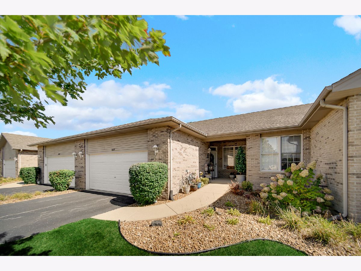 Townhomes & Condos & Homes Sold Manchester Cove Mokena Illinois, 19225 104th