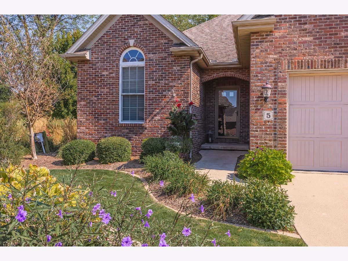 Condos & Townhomes & Homes Sold Village At Prairie Vista Bloomington Illinois, 5 Prairie Vista