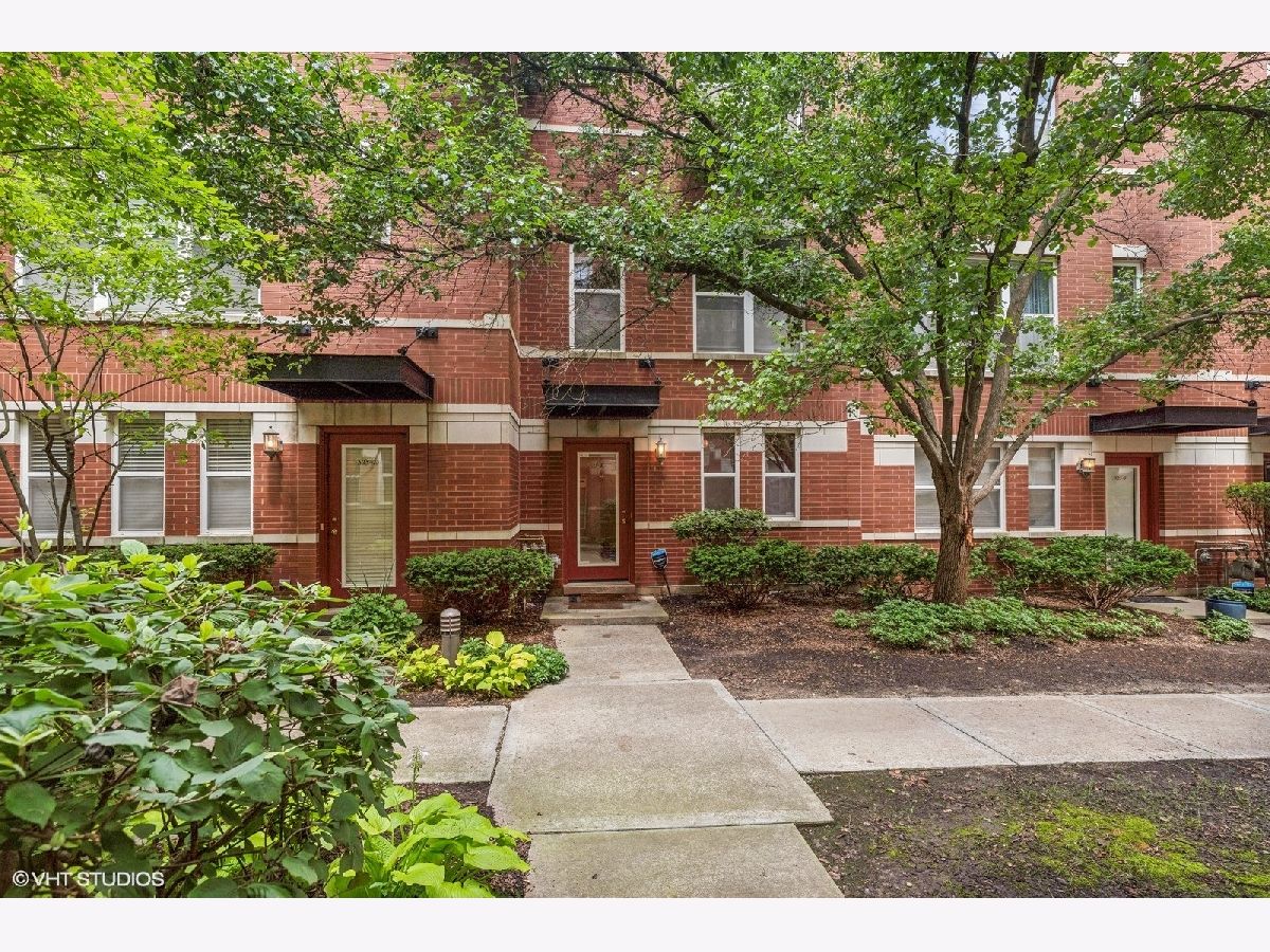 Townhomes Rented Courts Of Evanston Evanston Illinois, 525 Chicago