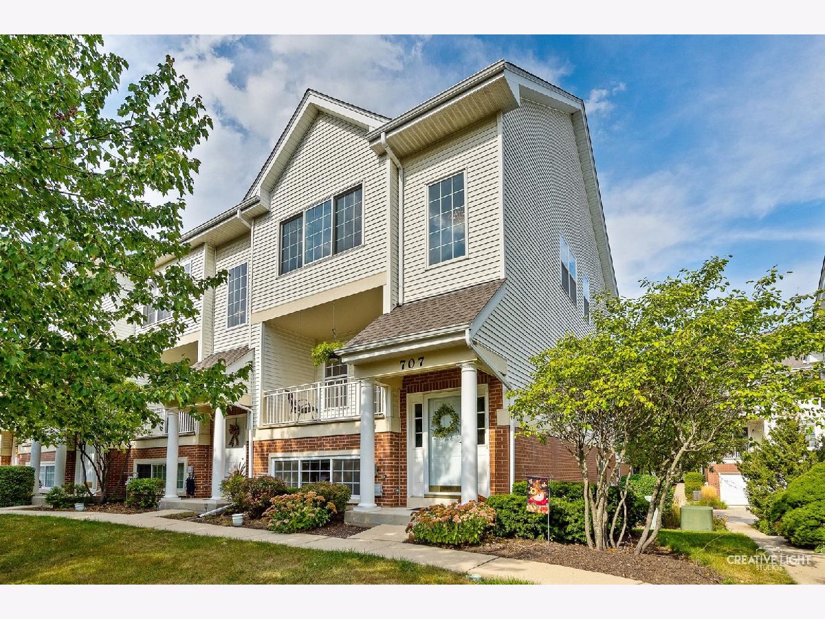 Townhomes Sold Pheasant Run Trails St Charles Illinois, 707 Pheasant