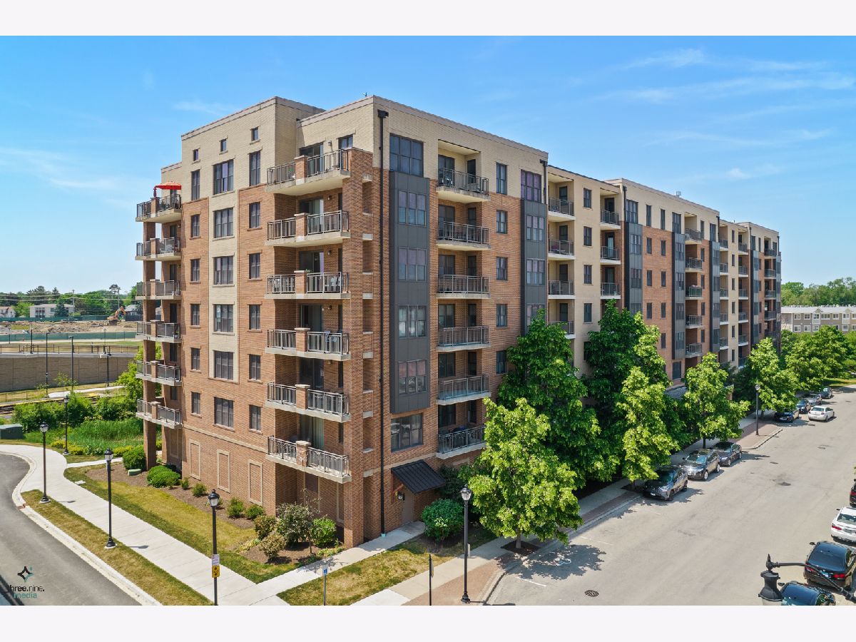 Condominiums Rented Cardinal Square Mundelein Illinois, 300 Anthony