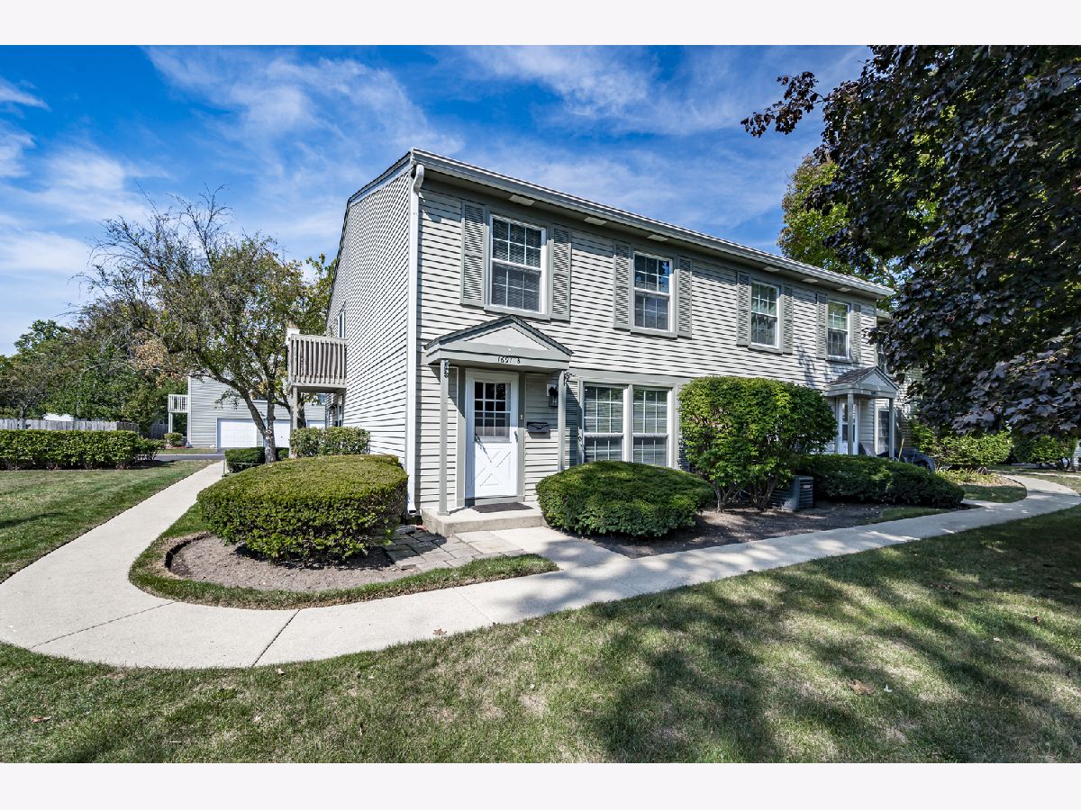 Townhomes & Condos Sold Heritage Lake Estates Wheaton Illinois, 1691 Valley Forge