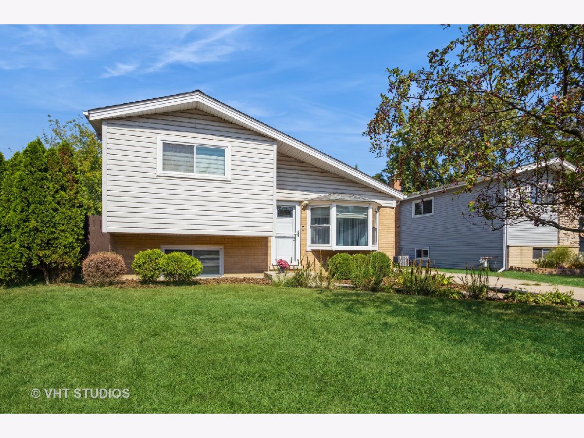 Homes Sold Elmhurst Gardens Addison Illinois, 916 Gladys