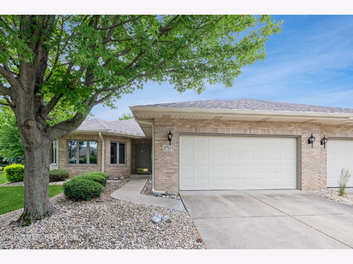 Townhomes & Condos & Homes Sold Eagle Ridge Ii Orland Park Illinois, 17513 Pamela
