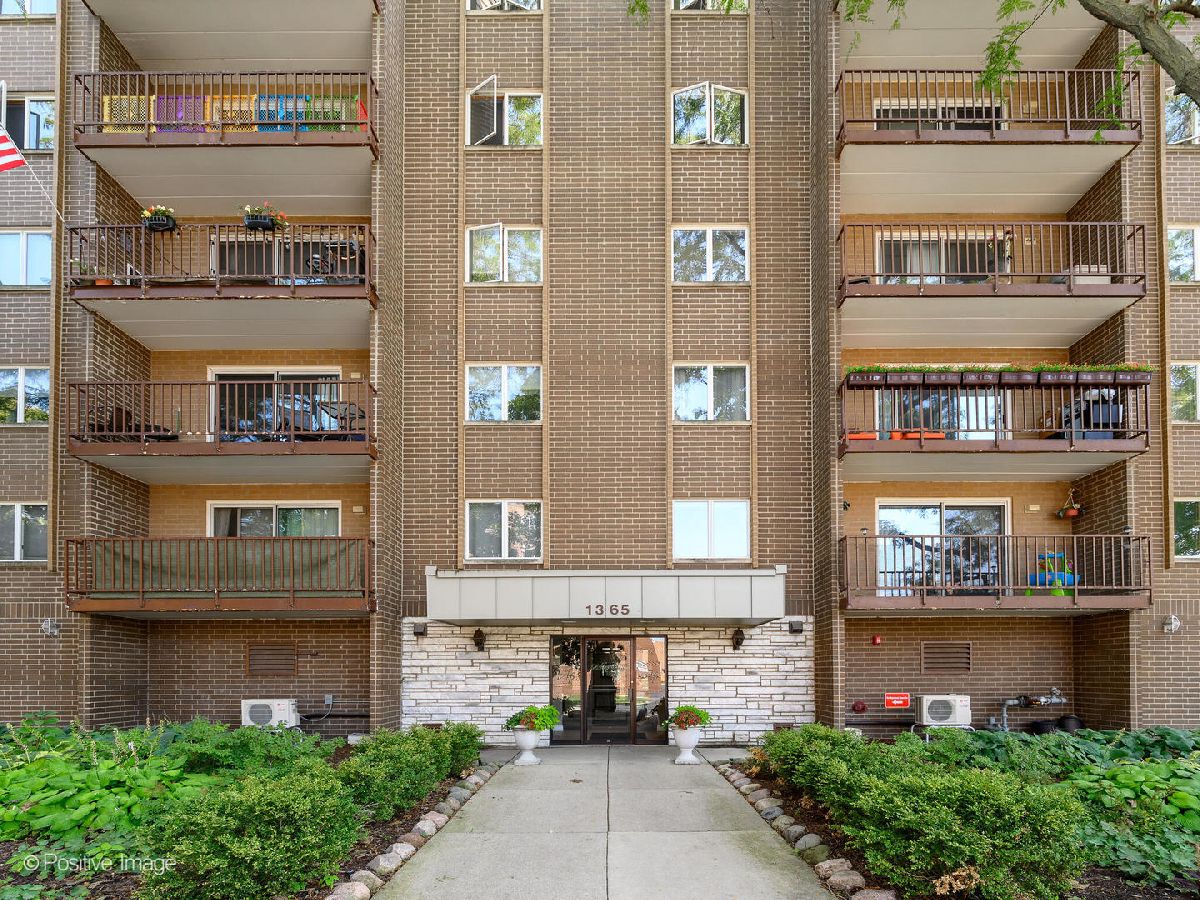 Condos & Townhomes Sold Ashley Place Des Plaines Illinois, 1365 Ashland