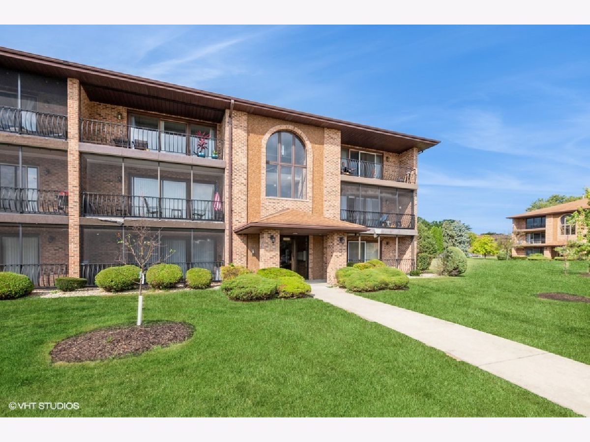 Condominiums Sold Heritage Hills Palos Hills Illinois, 11112 Heritage