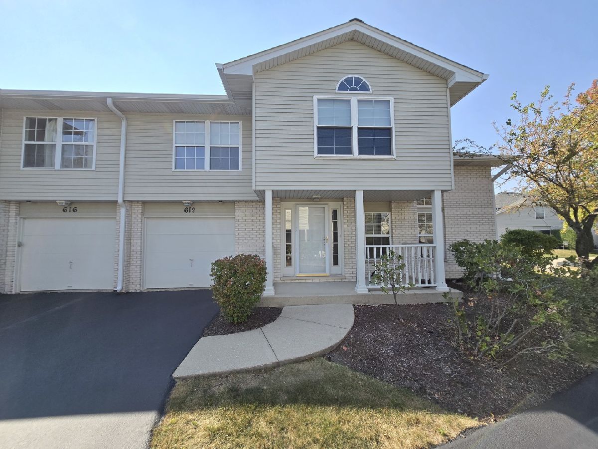 Townhomes Rented Riverbrook Naperville Illinois, 612 Beaver