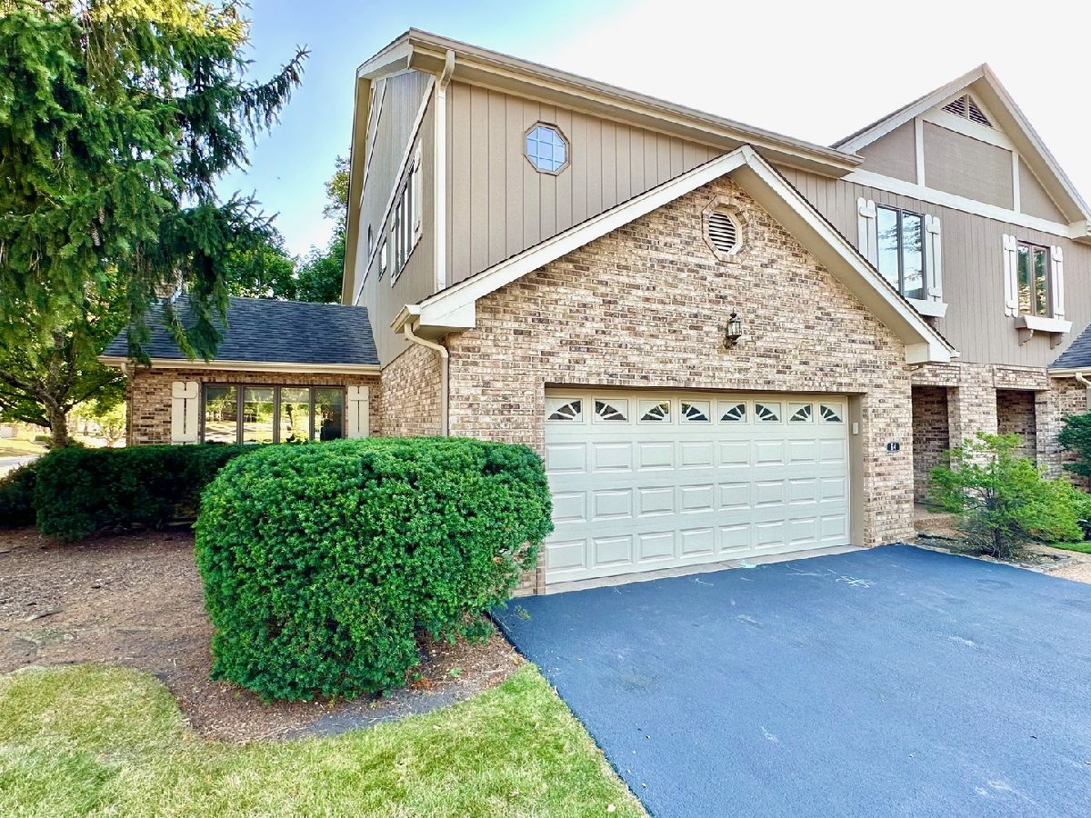 Townhomes & Homes Sold Country Club Estates Bloomingdale Illinois, 64 Castle Rock