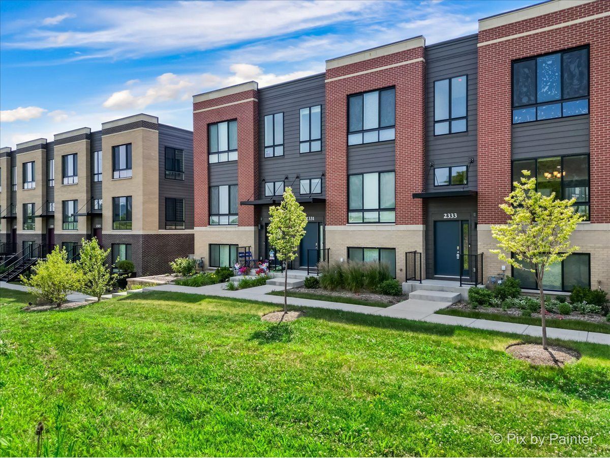 Condos & Townhomes Rented Northgate At Veridian Schaumburg Illinois, 2333 Alumni