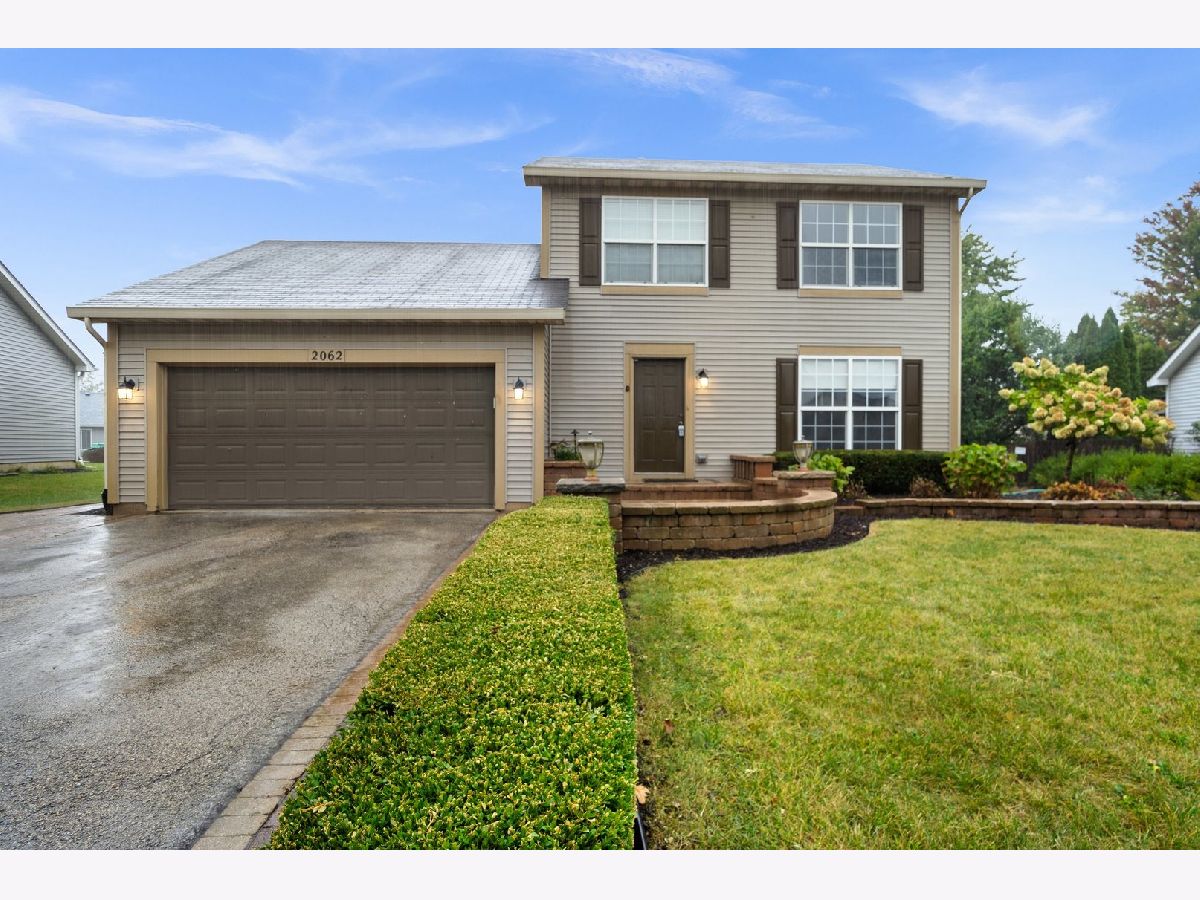 Townhomes & Homes Rented Lakewood Creek Montgomery Illinois, 2062 Kathleen