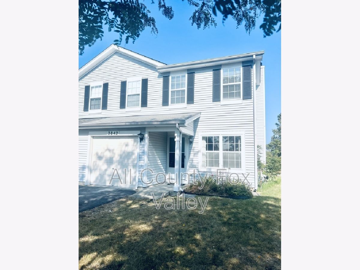 Townhomes & Condos & Homes Rented Woodlake Naperville Illinois, 2842 Cedar Glade