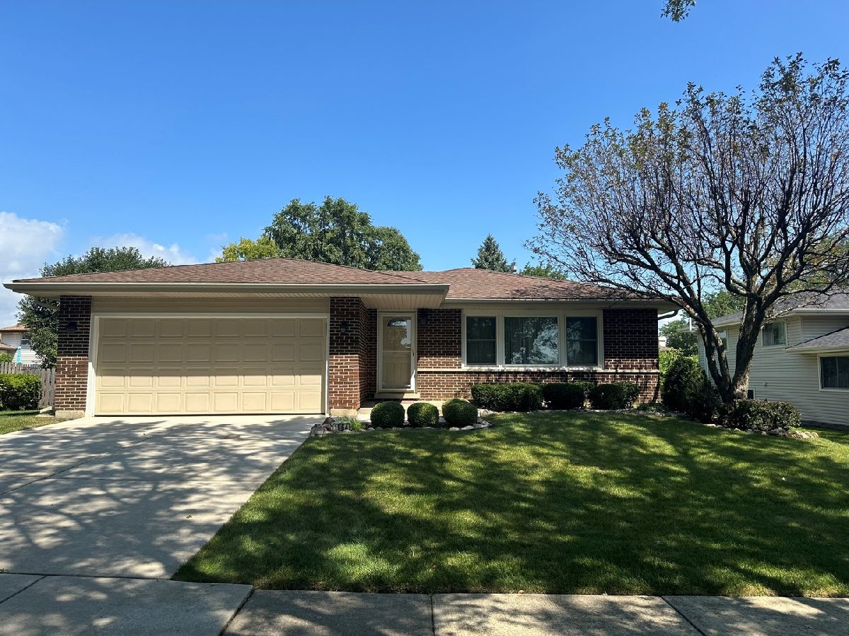 Homes Sold Tiburon Arlington Heights Illinois, 1964 Spring Ridge