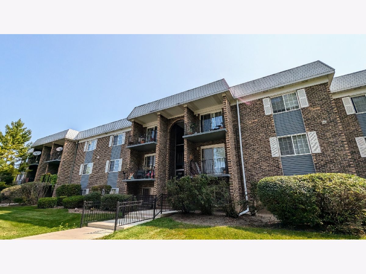 Condominiums Rented Arlington Glen Arlington Heights Illinois, 1505 Windsor