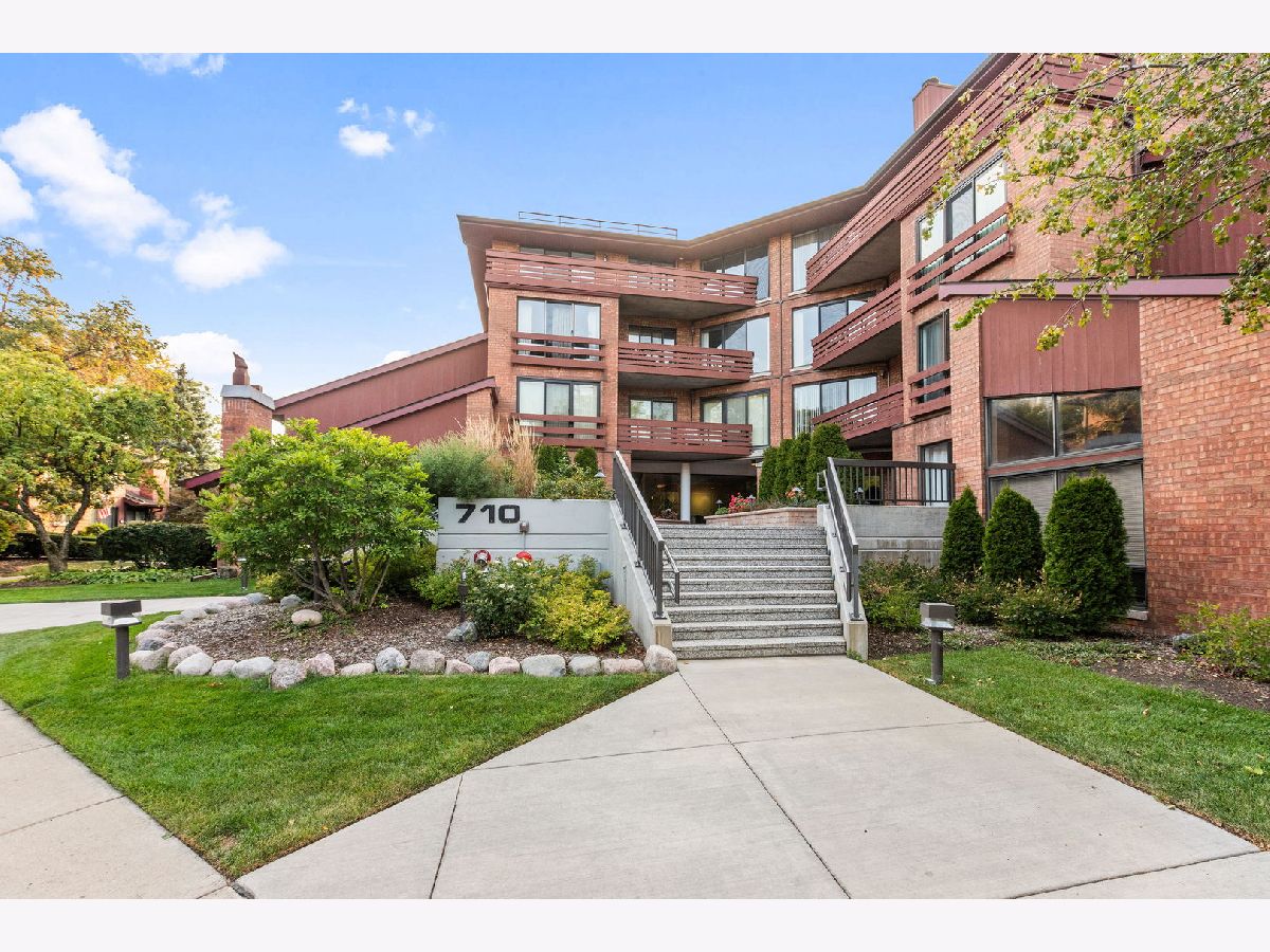 Condos & Townhomes Sold Orchard Glen Glenview Illinois, 710 Waukegan