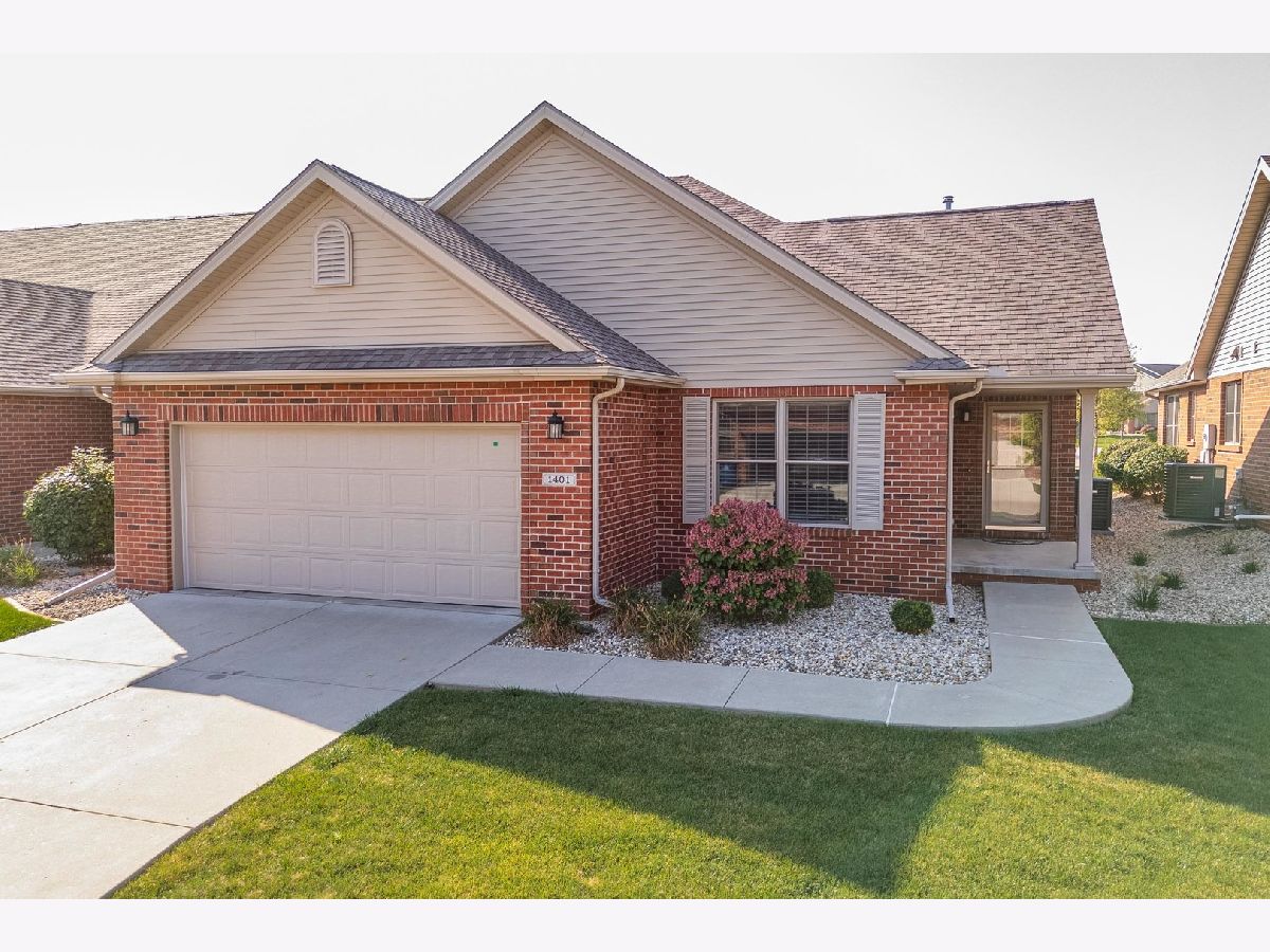 Condos & Townhomes Sold Evergreen Village Normal Illinois, 1401 Monterey Pine