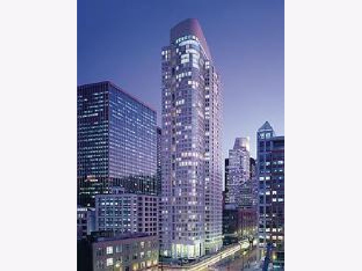 Condominiums Rented Sterling Chicago Illinois, 345 Lasalle