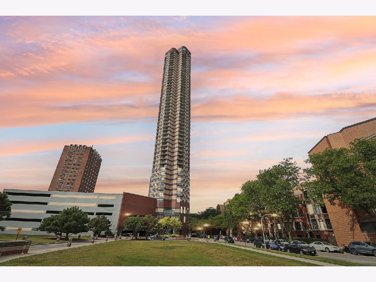 Condominiums Sold The New York Chicago Illinois, 3660 Lake Shore